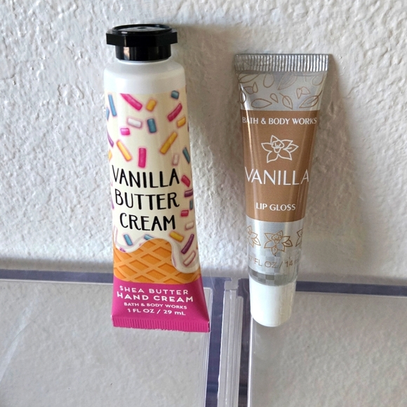 Vanilla Bath and Body Works Hand cream + Lip gloss - Picture 1 of 4
